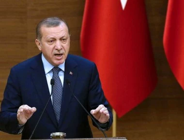 Ρ.Τ.Ερντογάν: «Θα πακετάρουμε όποιον θέλoυμε, όπου θέλουμε» - Απειλή για τους 8 Τούρκους φυγάδες πραξικοπηματίες